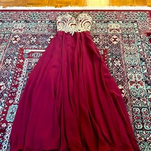 Beautiful burgundy Bollywood style long dress size petite zero Warren only one